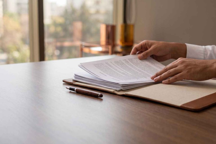Contratos y reglamento interno